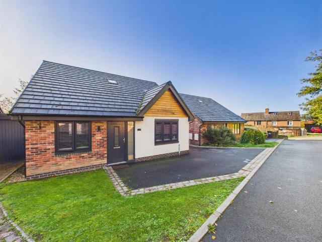 3 bedroom detached bungalow for sale