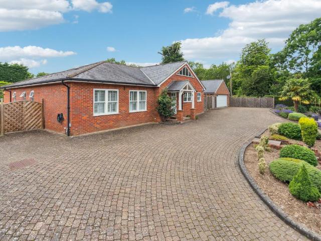 3 bedroom detached bungalow for sale