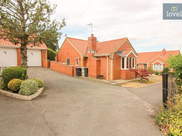 3 bedroom detached bungalow for sale