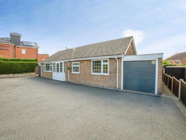 3 bedroom detached bungalow for sale