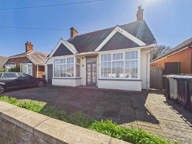 3 bedroom detached bungalow for sale