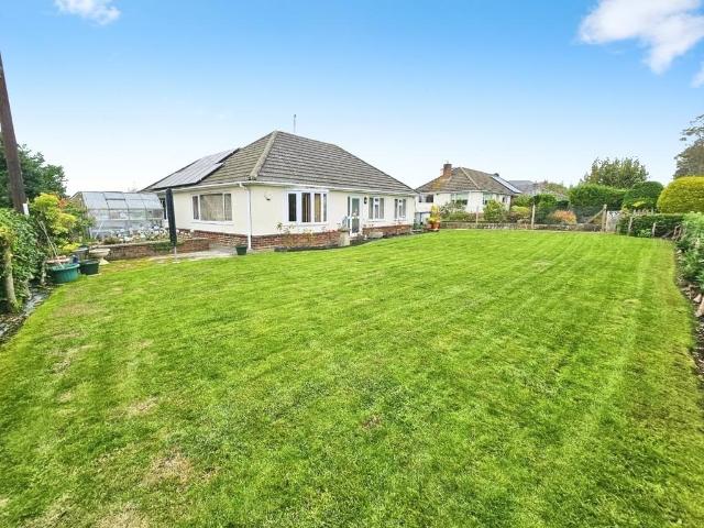 3 bedroom detached bungalow for sale
