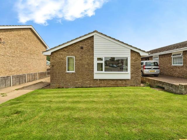 3 bedroom detached bungalow for sale