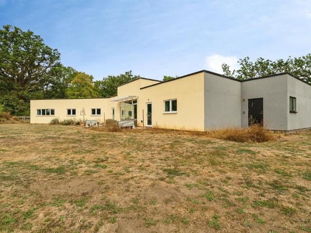 4 bedroom detached bungalow for sale