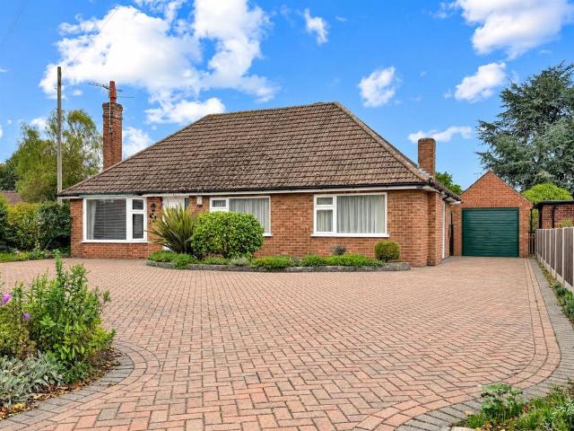3 bedroom detached bungalow for sale