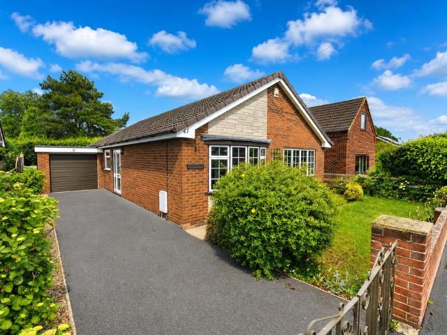 3 bedroom detached bungalow for sale