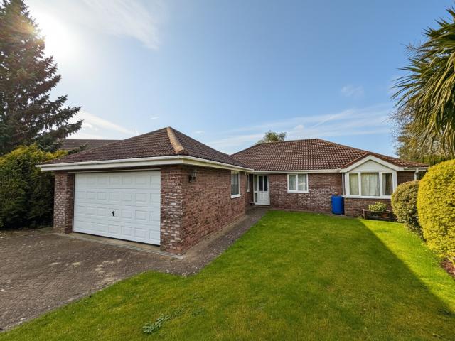 3 bedroom detached bungalow for sale
