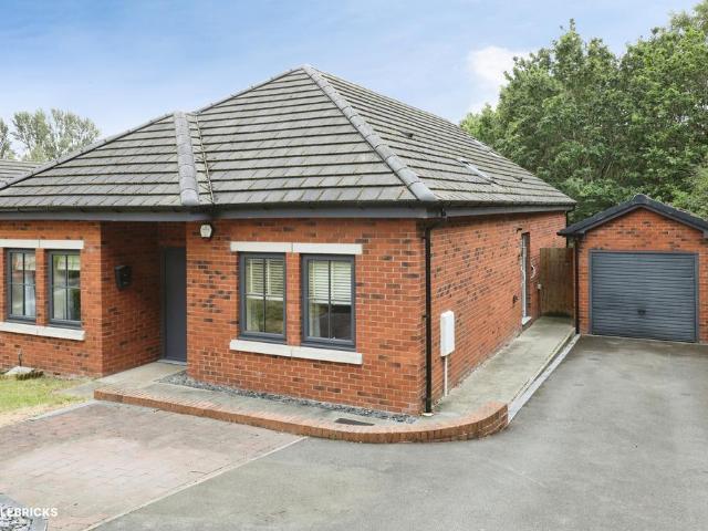 3 bedroom detached bungalow for sale