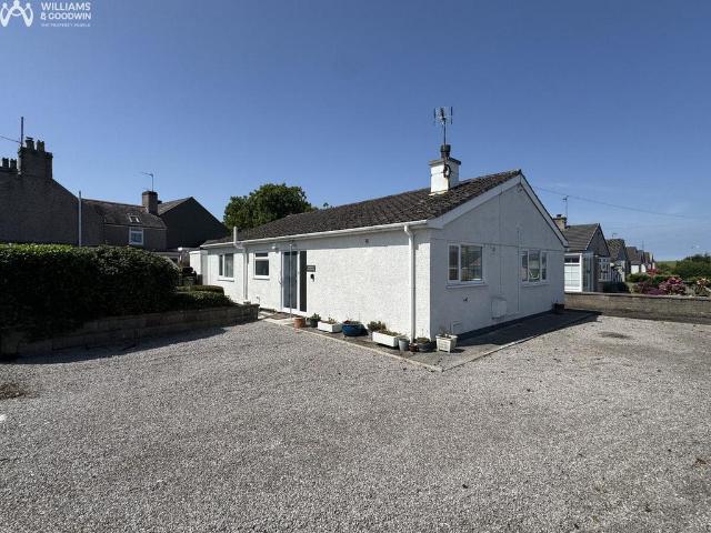 3 bedroom detached bungalow for sale