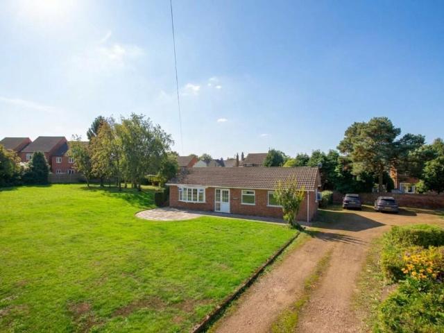 3 bedroom detached bungalow for sale