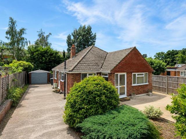 3 bedroom detached bungalow for sale