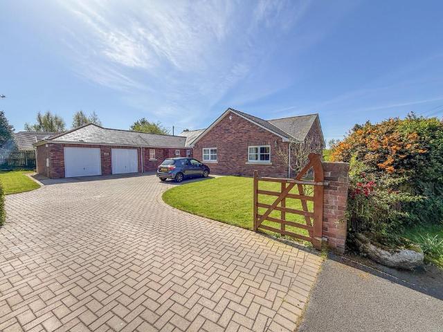 3 bedroom detached bungalow for sale