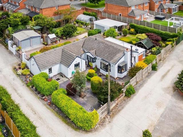 3 bedroom detached bungalow for sale