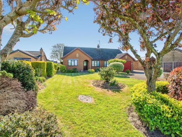 3 bedroom detached bungalow for sale