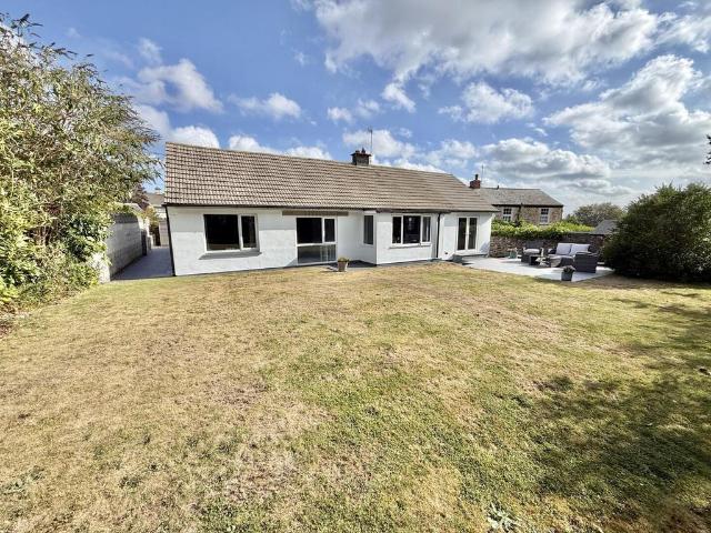 3 bedroom detached bungalow for sale