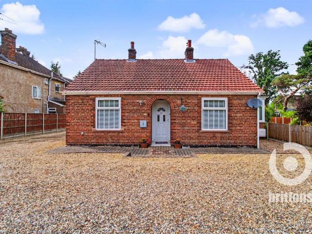 3 bedroom detached bungalow for sale