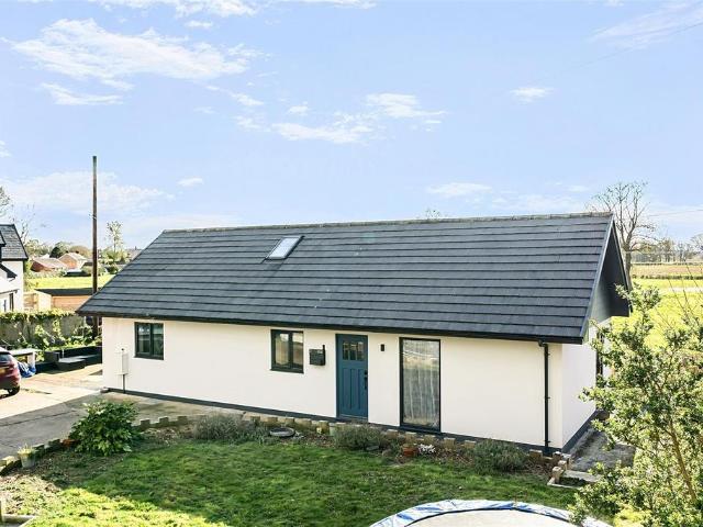 3 bedroom detached bungalow for sale