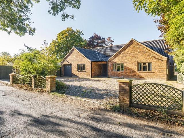 3 bedroom detached bungalow for sale