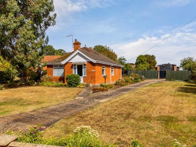 3 bedroom detached bungalow for sale