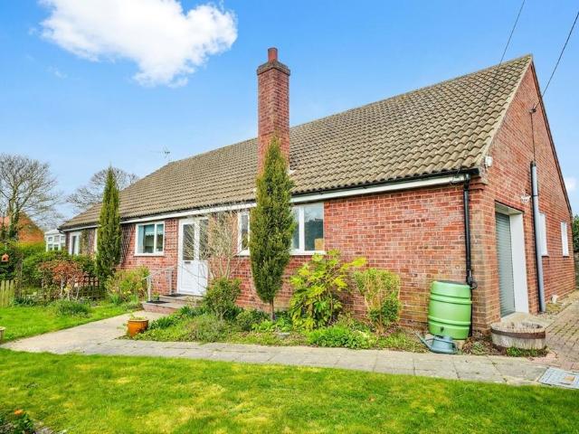 3 bedroom detached bungalow for sale