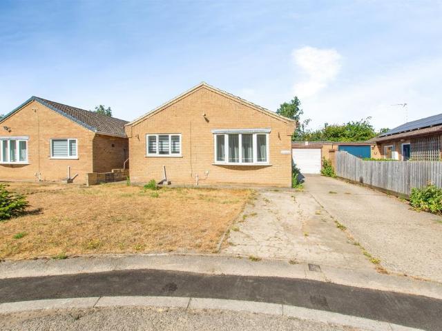 3 bedroom detached bungalow for sale