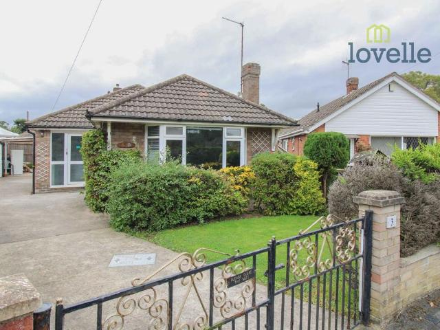 3 bedroom detached bungalow for sale