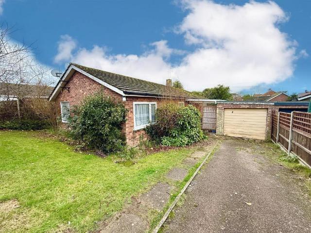 3 bedroom detached bungalow for sale