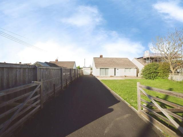 3 bedroom detached bungalow for sale