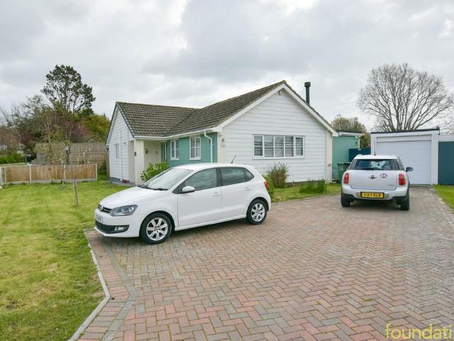 3 bedroom detached bungalow for sale