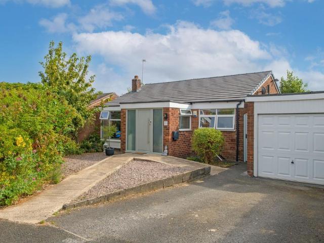 3 bedroom detached bungalow for sale