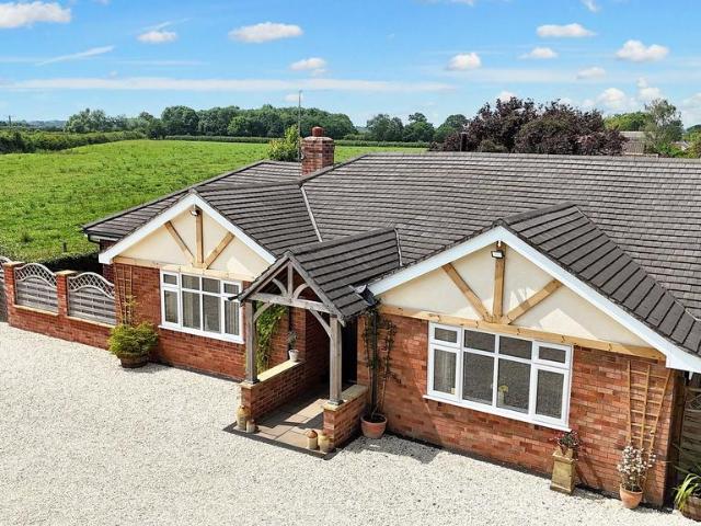 3 bedroom detached bungalow for sale