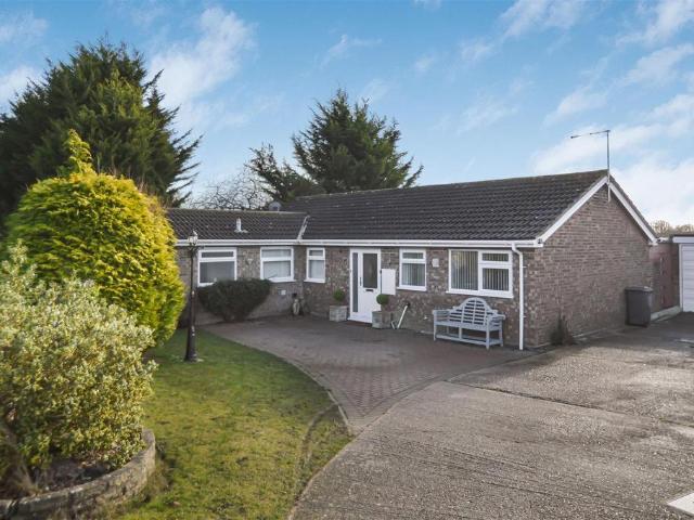 3 bedroom detached bungalow for sale