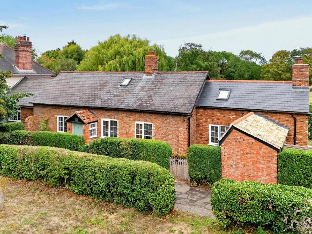 3 bedroom cottage for sale