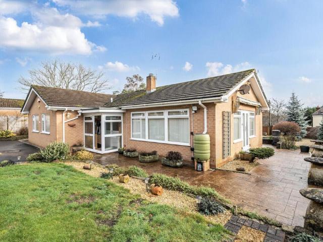 3 bedroom detached bungalow for sale