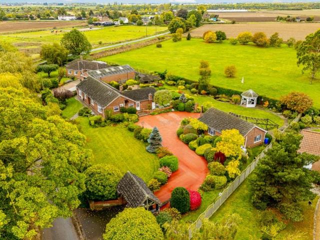 3 bedroom detached bungalow for sale