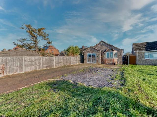 3 bedroom detached bungalow for sale