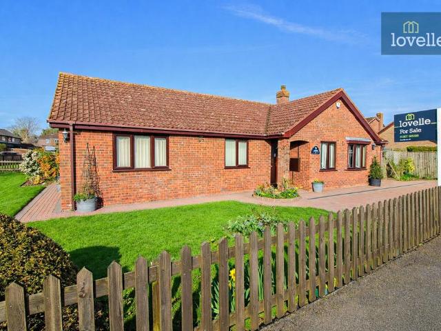3 bedroom detached bungalow for sale