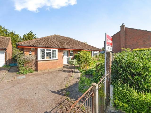 3 bedroom detached bungalow for sale