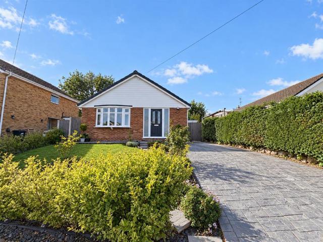 3 bedroom detached bungalow for sale