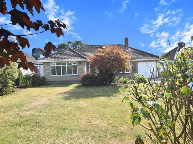 3 bedroom detached bungalow for sale