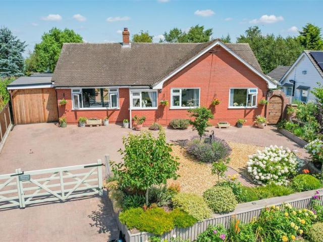 3 bedroom detached bungalow for sale