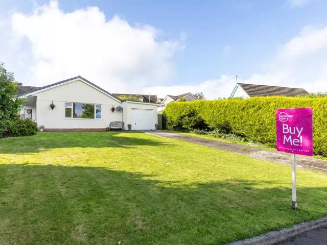 3 bedroom detached bungalow for sale