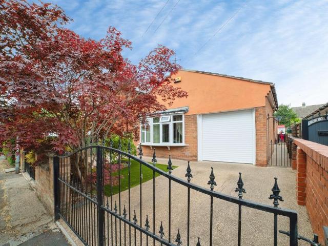 3 bedroom detached bungalow for sale
