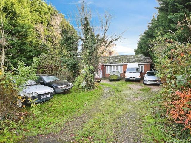 3 bedroom detached bungalow for sale