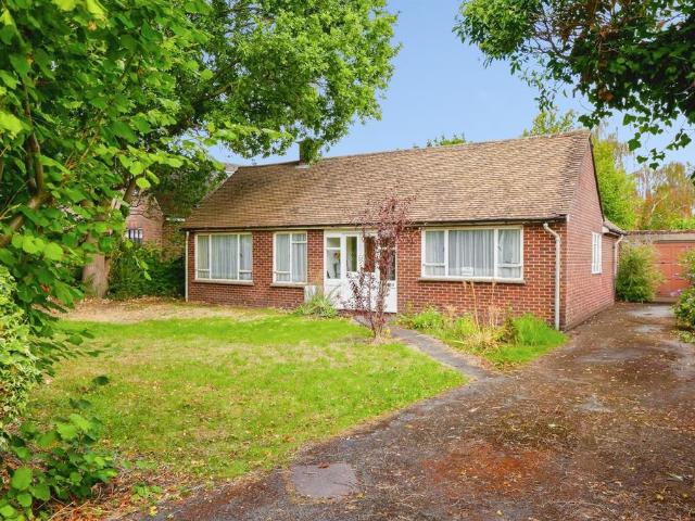 3 bedroom detached bungalow for sale
