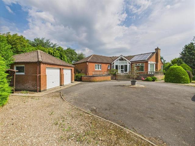 3 bedroom detached bungalow for sale
