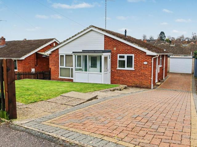 3 bedroom detached bungalow for sale