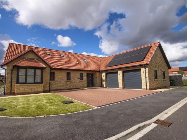 3 bedroom detached bungalow for sale