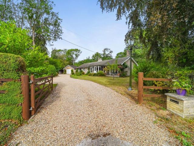 3 bedroom detached bungalow for sale