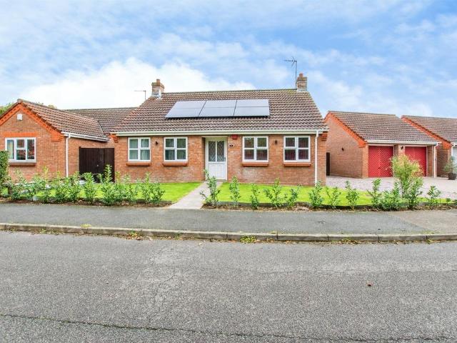 3 bedroom detached bungalow for sale